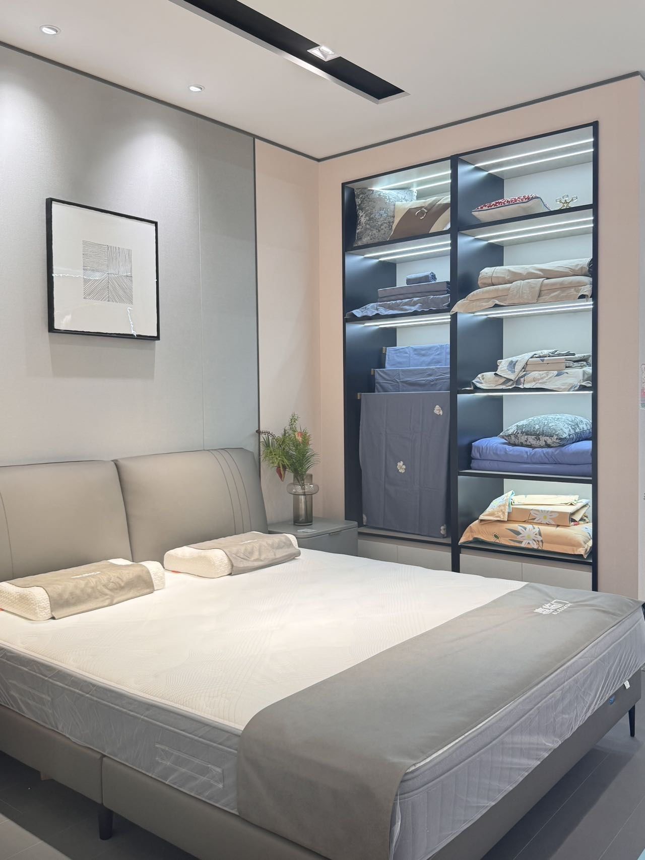 喜临门 匠心铸就软体家具高品质，同心共筑家居梦想